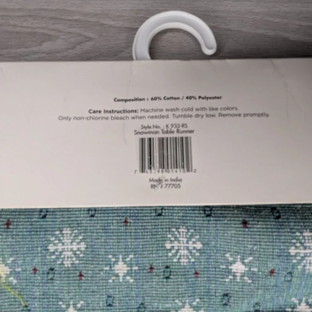 NWT Holiday Style Blue & White Snowman Tapestry Rectangle Table Runner 13